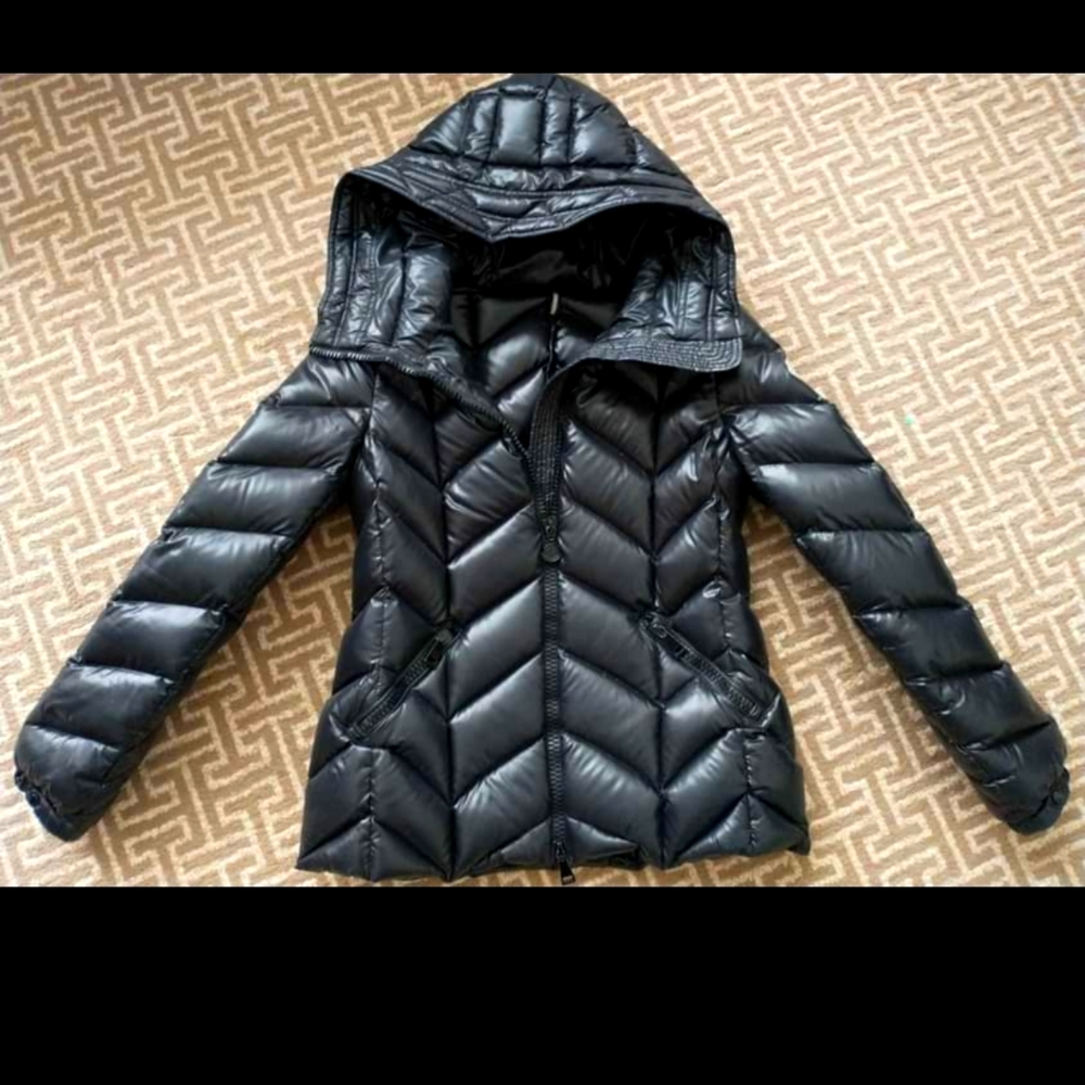 Moncler Hooded puffer size 4